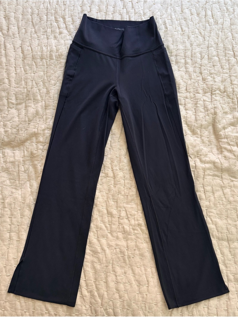 Athleta Transcend 3/4 Stash Pocket leggings